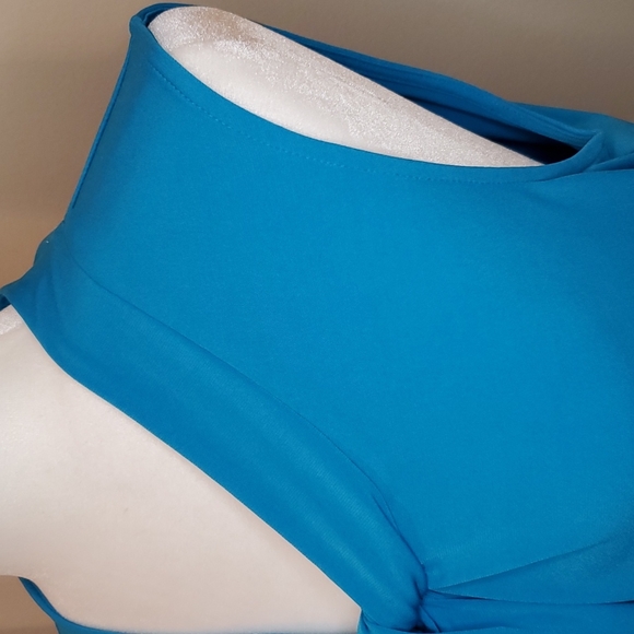 Calvin Klein 💙NWT💙Size Medium Turquoise Sleeveless Top! 💙💙💙 - Picture 5 of 13